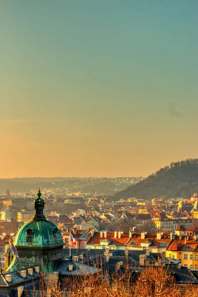 Prague silhuett på morgonen soluppgång — Stockfoto