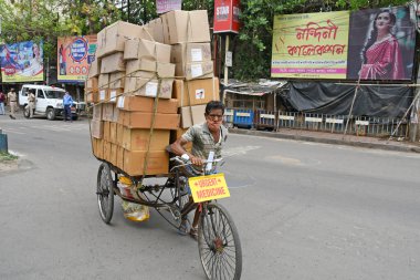Burdwan Town, Purba Bardhaman Bölgesi, Batı Bengal / Hindistan - 23.04.2020: Tıbbi Ulaşım. Burdwan Kasabası, Purba Bardhaman Bölgesi, Batı Bengal, Hindistan.