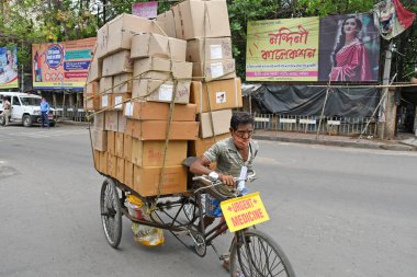 Burdwan Town, Purba Bardhaman Bölgesi, Batı Bengal / Hindistan - 23.04.2020: Tıbbi Ulaşım. Burdwan Kasabası, Purba Bardhaman Bölgesi, Batı Bengal, Hindistan.