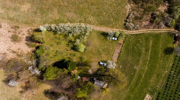 Vista aérea de uma pequena fazenda . — Fotografia de Stock