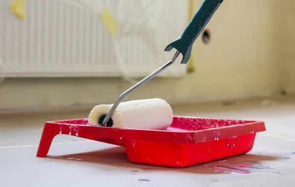 Close-up van schilderij roller. — Stockfoto