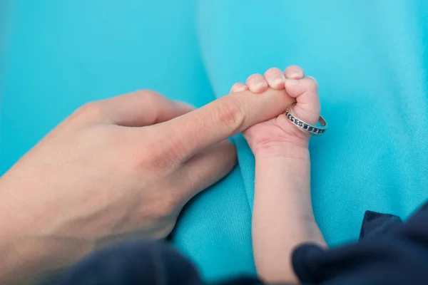 신생아 지주 결혼 반지. — 스톡 사진