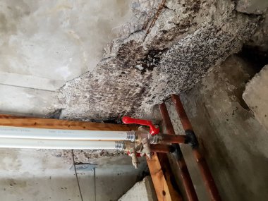 Yağmur suyu zarar leakege beton.