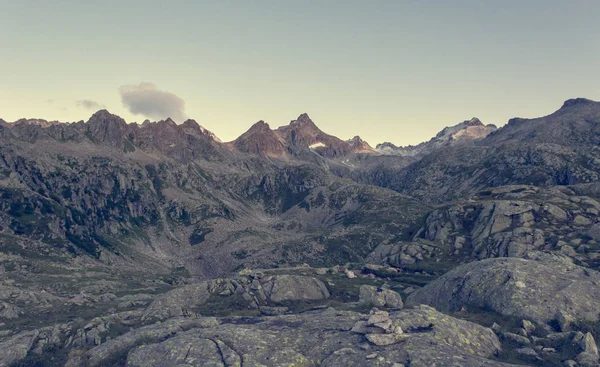 Mountain sunrise above Laghi di Cornisello. — Stock Photo, Image