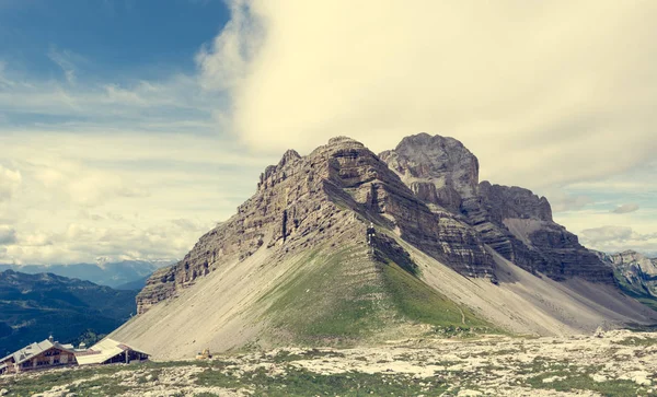 Passo Groste gelen İtalyan Dolomitler'in Panoramik dağ. — Stok fotoğraf