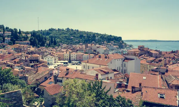 Coastal mediterranean little town. — Stock Photo, Image