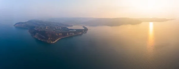 Живописный вид с воздуха на средиземноморское побережье . — стоковое фото