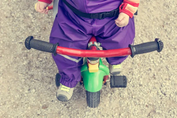 Падіння вигляду ручки для дитячого велосипеда . — стокове фото
