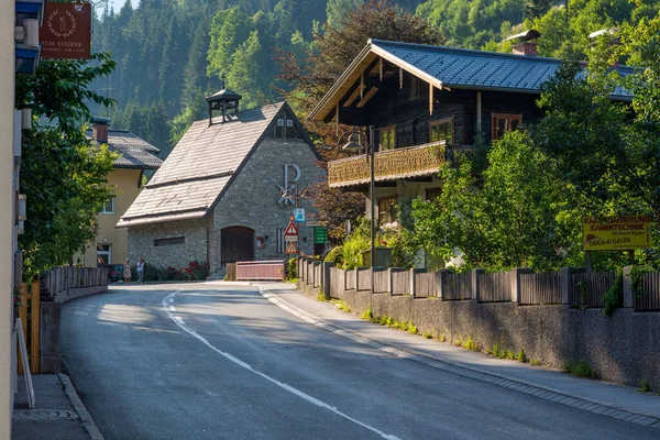 Muhlback am Hochkoenig, Áustria - 24 de julho: Alpine mountain village, em 24 de julho de 2019 em Muhlback am Hochkoenig, Áustria — Fotografia de Stock