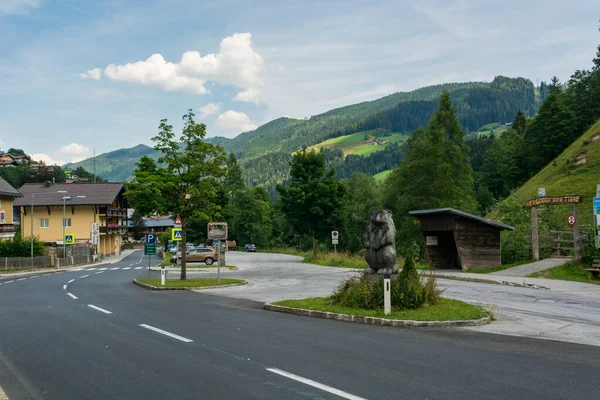 Muhlback am Hochkoenig, Áustria - 26 de julho: Alpine mountain village, em 26 de julho de 2019 em Muhlback am Hochkoenig, Áustria — Fotografia de Stock