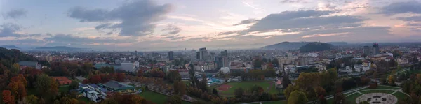 Espetacular manhã vista panorâmica da cidade de Liubliana. C — Fotografia de Stock