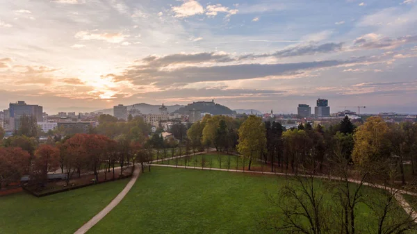 Nádherný ranní panoramatický výhled na město Lublaň. — Stock fotografie