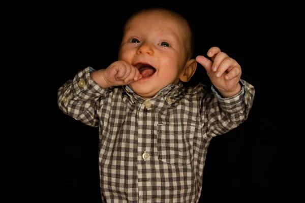 Baby Hayden op zwart op vier maanden oud — Stockfoto