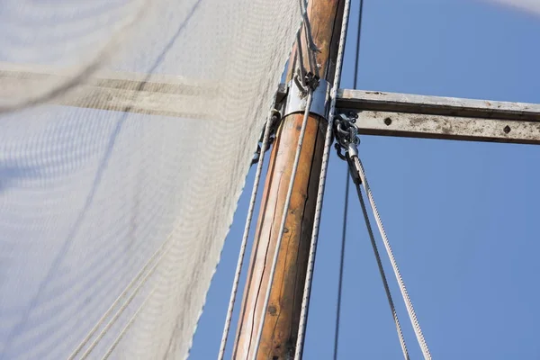 Oude stijl schip mast detail — Stockfoto