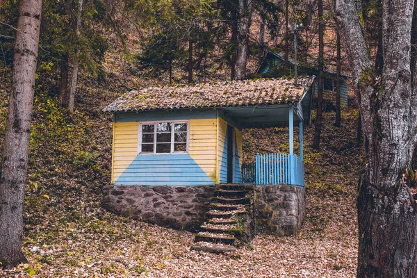 山の小屋で東セルビア トゥパヴィツァ ハイキングのコンセプト — ストック写真