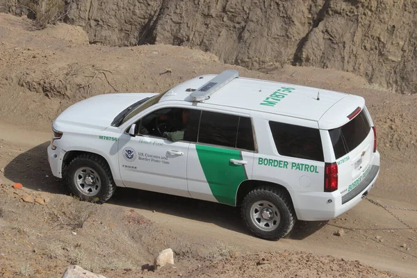 Grenzschutzpatrouillen montieren christo rey in el paso, texas. sunland park, nm, 30. September 2019. — Stockfoto