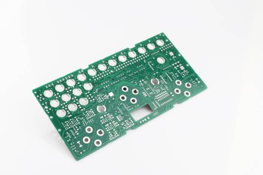 Çoklu baskılı devre kartları Pcb beyaz arka planda izole edildi. Pcb kurulumu.