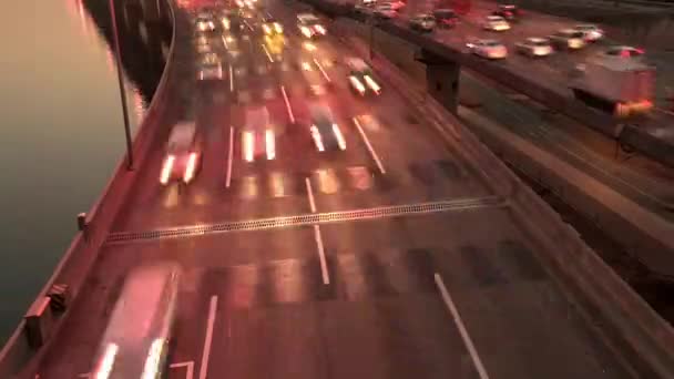 Verkehr auf der Brücke — Stockvideo