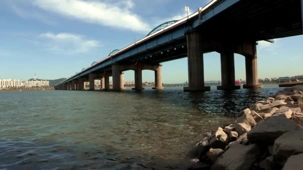 Dongjak Grand brug over de rivier — Stockvideo