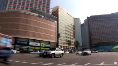 Cityscape görünümüyle binalar ve taşıma Seul, Kore