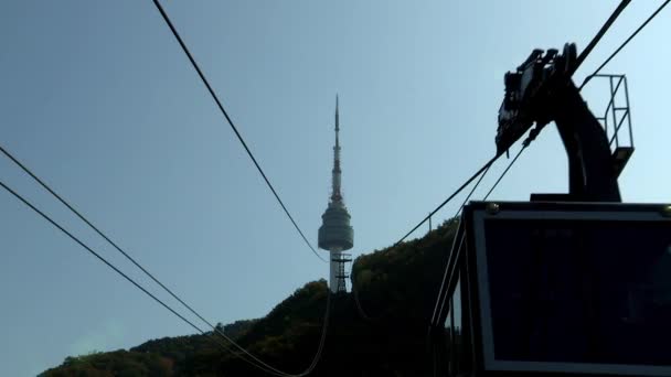 Seoul turm auf dem namsan berg — Stockvideo