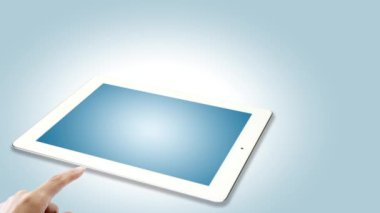 tablet pc ekran ve bu e-iş kavramı görünen şehir dokunmadan eller 