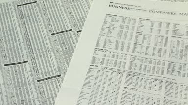 Gazeteler, Ekonomi ve iş kavramı üzerinde aşağı düşen para birimi