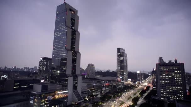 Noční provoz panoráma v Soulu — Stock video