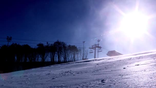 Ο άνθρωπος σκι στο θέρετρο στην Κορέα — Αρχείο Βίντεο