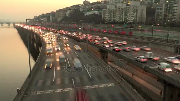 Tráfico de coches por la mañana — Vídeos de Stock