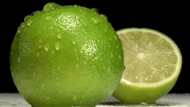 Limes fraîches en gros plan — Video