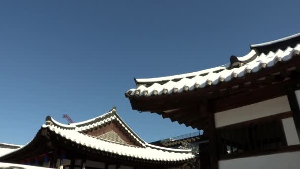 Maison traditionnelle coréenne dans le village de Han ok — Video