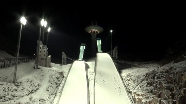 在平昌的滑雪胜地夜 韩国的看法 — 图库视频影像