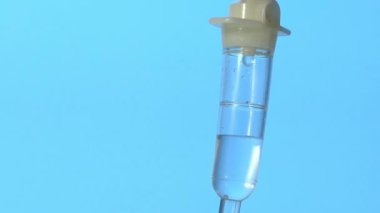 intravenöz sıvı damlayan ile sayaç bırak 