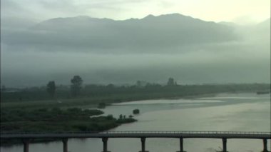 Seomjingang Nehri Köprüsü ile