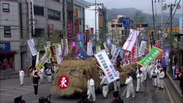 Menschen feiern koreanischen choo-suk Urlaub — Stockvideo