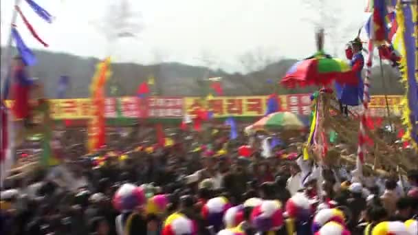 庆祝朝鲜的周仰杰叔假日的人们 — 图库视频影像