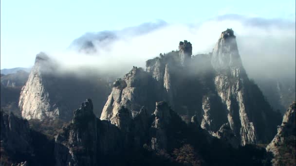 Туман у високих горах — стокове відео