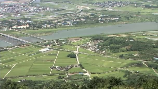 Río Seomjingang con puente — Vídeo de stock