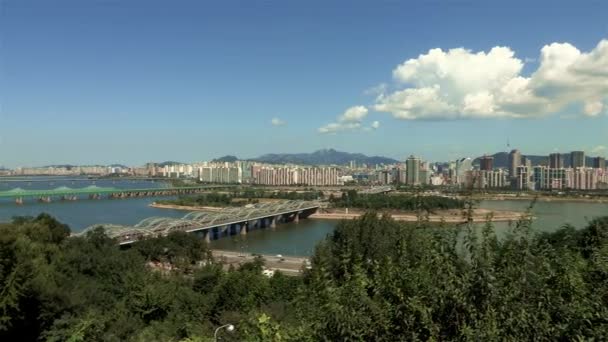 Panorama of Han river and cars on bridges — Stock Video