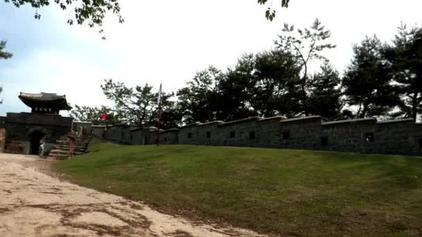 Παραδοσιακό φρούριο σε Suwon-Σι — Αρχείο Βίντεο
