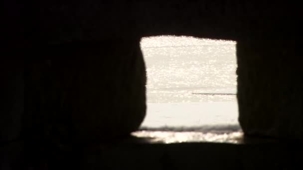 Vista Superficial Del Agua Brillante Ondulada Desde Templo Piedra Corea — Vídeos de Stock