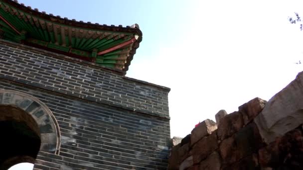 Fortaleza tradicional en Suwon-si — Vídeo de stock