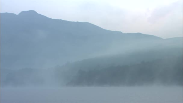 Mglisty Świt Górskie Jezioro Gongju Ungch Ŏng Korei — Wideo stockowe