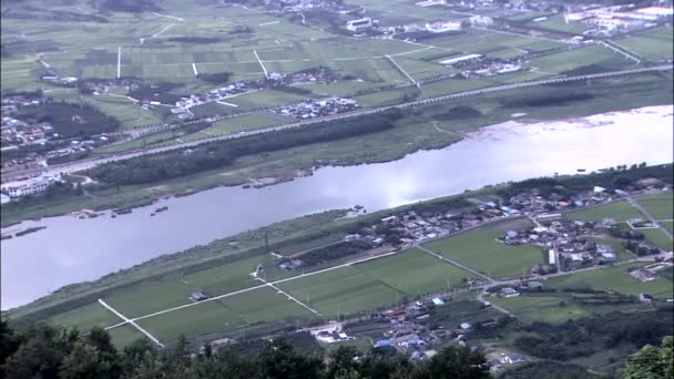 Río Seomjingang con puentes — Vídeo de stock