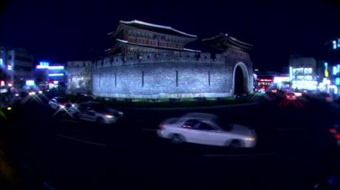 Hwaseong kalede gece Suwon Korece