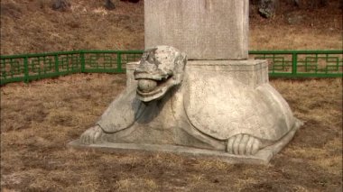 Eski mezar taşı Yeongwol-gun, Gangwon-do, Kore görüntülemek