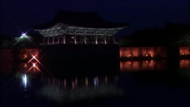 Anapji gölet geleneksel eski binalar