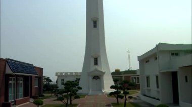 parkta beyaz deniz feneri