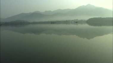 Doğal göl ve yansımasıdır dağlar, Gongju-si, Chungcheongnam-do Kore